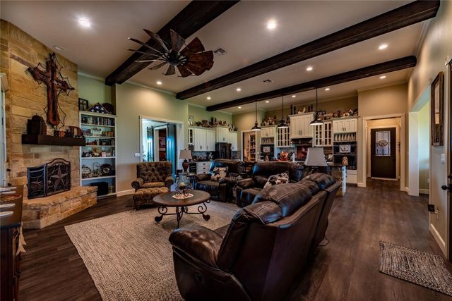 8518 Fm 2145, Ledbetter, TX 78946