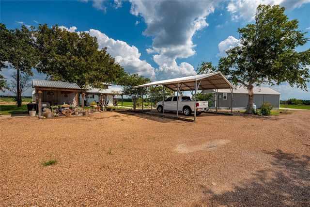 8518 Fm 2145, Ledbetter, TX 78946