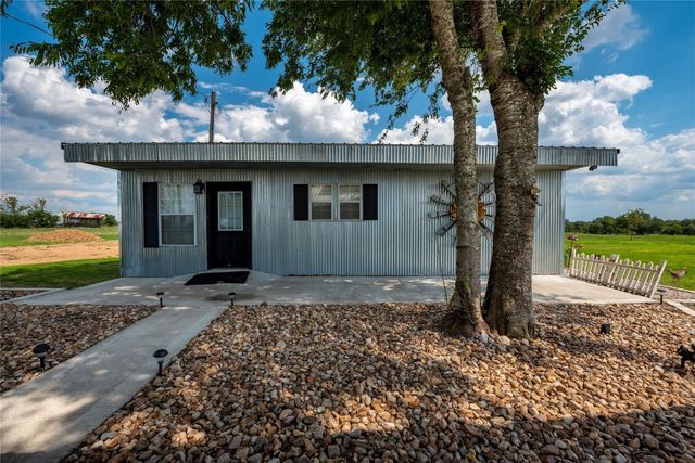 8518 Fm 2145, Ledbetter, TX 78946