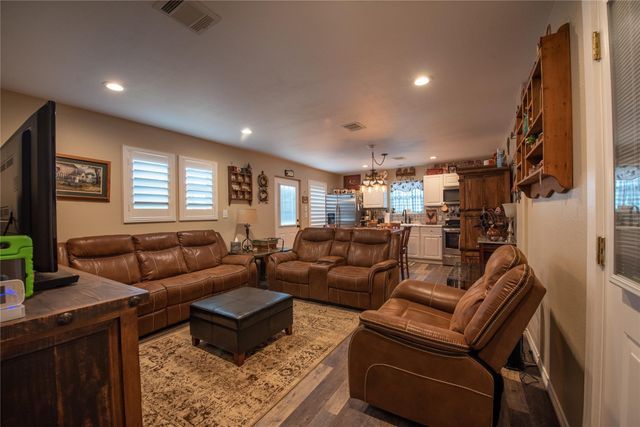 8518 Fm 2145, Ledbetter, TX 78946
