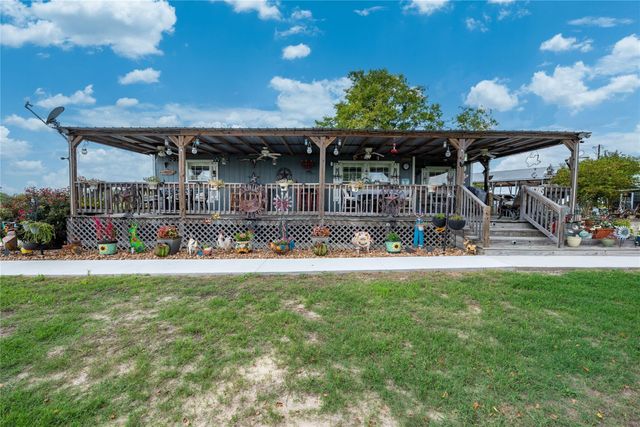 8518 Fm 2145, Ledbetter, TX 78946