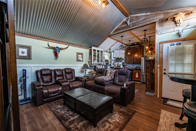 8518 Fm 2145, Ledbetter, TX 78946