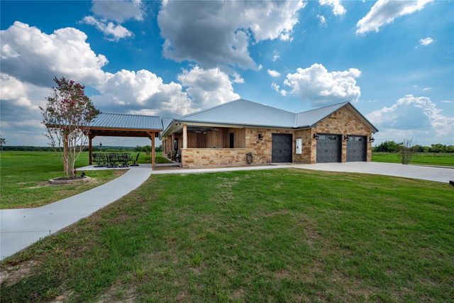 8518 Fm 2145, Ledbetter, TX 78946