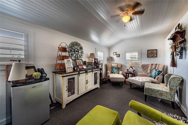 8518 Fm 2145, Ledbetter, TX 78946