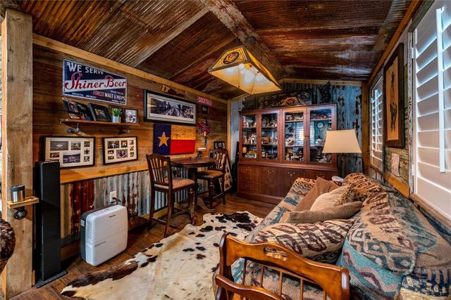 8518 Fm 2145, Ledbetter, TX 78946