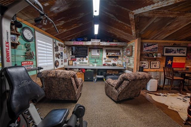 8518 Fm 2145, Ledbetter, TX 78946