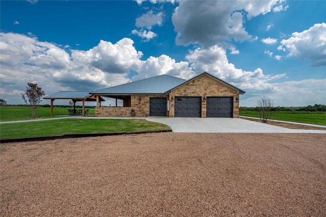 8518 Fm 2145, Ledbetter, TX 78946