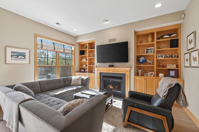 712 Linden Street, Mendota Heights, MN 55118