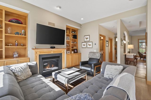 712 Linden Street, Mendota Heights, MN 55118