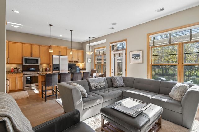 712 Linden Street, Mendota Heights, MN 55118