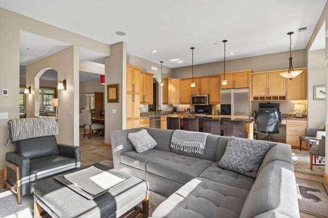 712 Linden Street, Mendota Heights, MN 55118