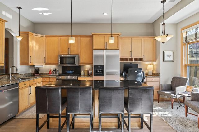 712 Linden Street, Mendota Heights, MN 55118