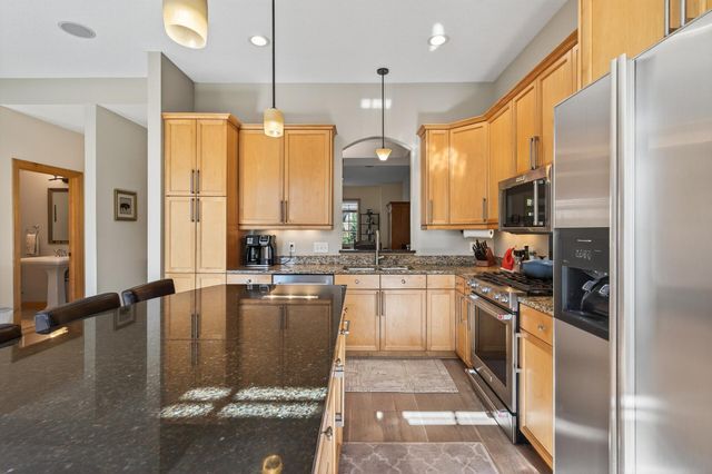 712 Linden Street, Mendota Heights, MN 55118