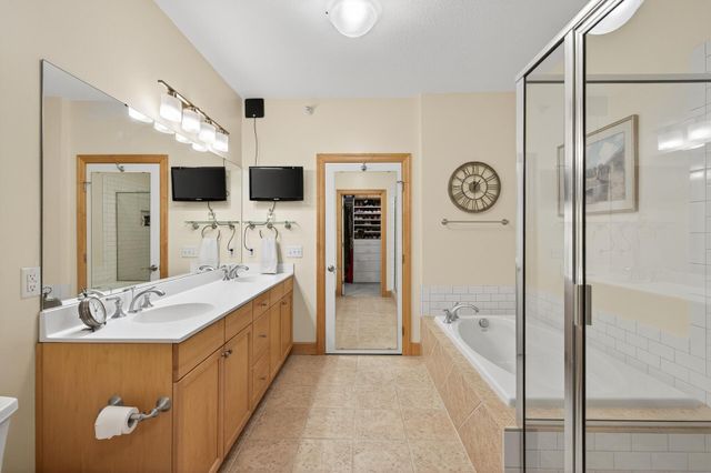 712 Linden Street, Mendota Heights, MN 55118