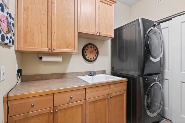 712 Linden Street, Mendota Heights, MN 55118