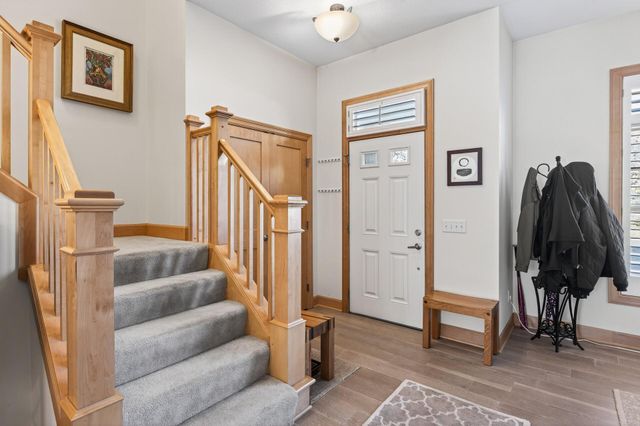 712 Linden Street, Mendota Heights, MN 55118