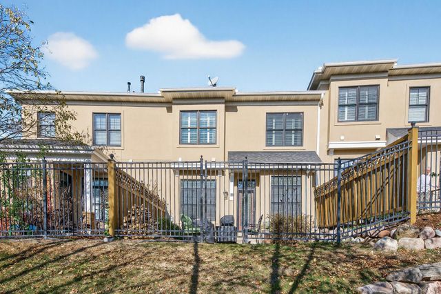 712 Linden Street, Mendota Heights, MN 55118