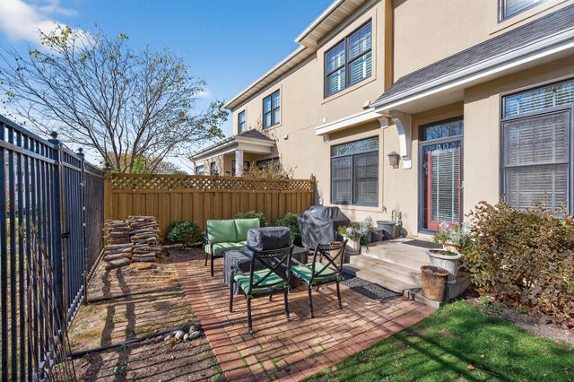 712 Linden Street, Mendota Heights, MN 55118