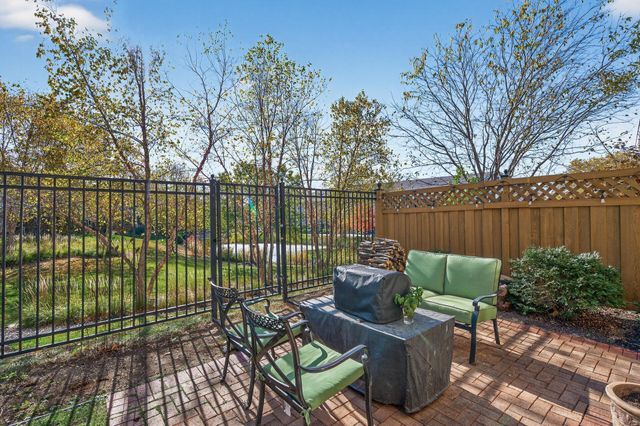 712 Linden Street, Mendota Heights, MN 55118