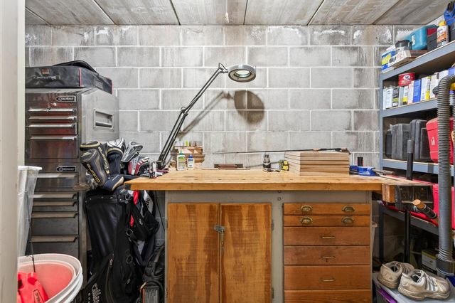 712 Linden Street, Mendota Heights, MN 55118