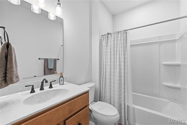 221 Kerry Downs Drive, Dardenne Prairie, MO 63368