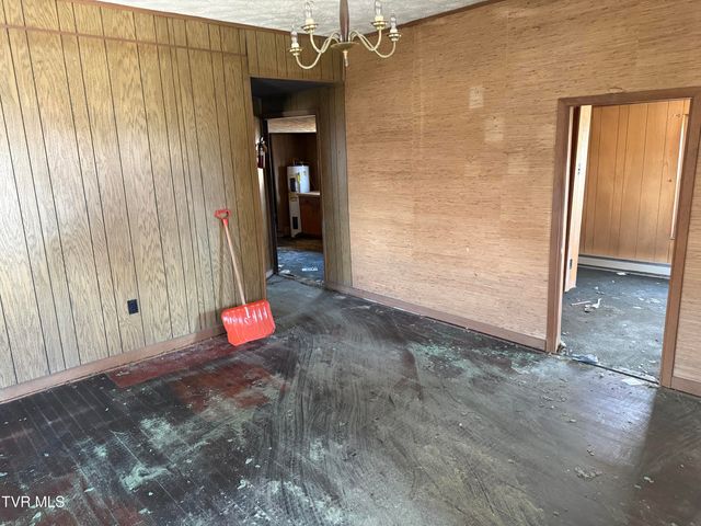 906 Poplar Street, Kingsport, TN 37660