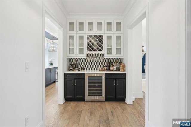 868 Pueblo Drive, Franklin Lakes, NJ 07417