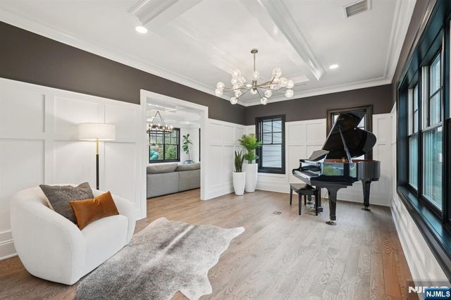 868 Pueblo Drive, Franklin Lakes, NJ 07417