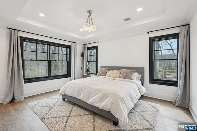 868 Pueblo Drive, Franklin Lakes, NJ 07417