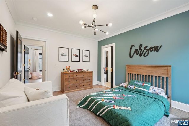 868 Pueblo Drive, Franklin Lakes, NJ 07417