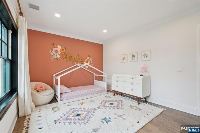 868 Pueblo Drive, Franklin Lakes, NJ 07417