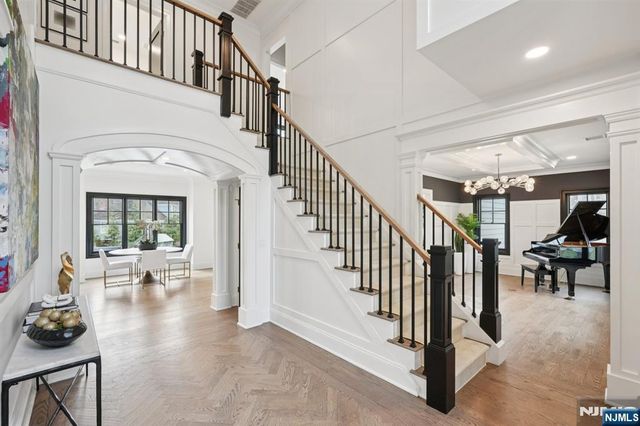 868 Pueblo Drive, Franklin Lakes, NJ 07417