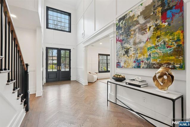 868 Pueblo Drive, Franklin Lakes, NJ 07417