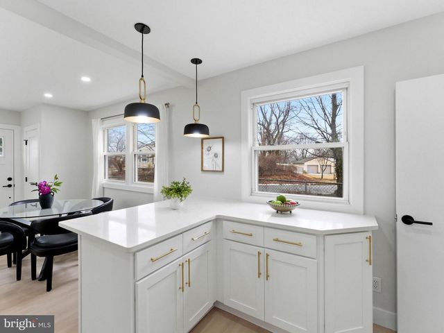 421 LEE AVE, Beverly, NJ 08010