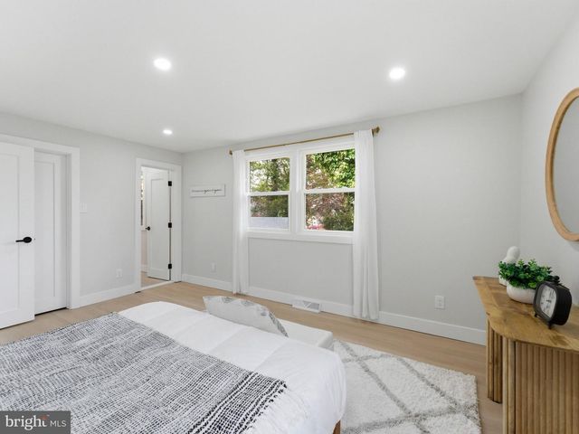 421 LEE AVE, Beverly, NJ 08010