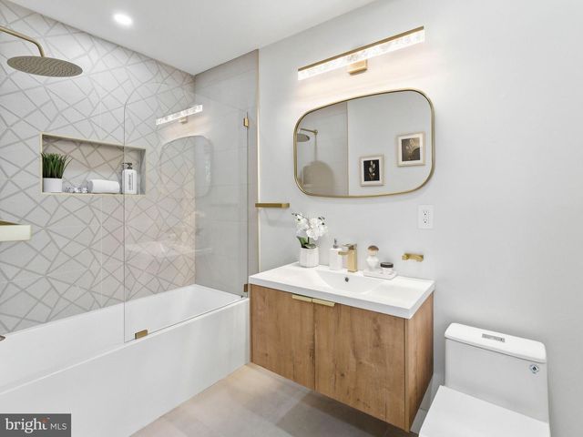 421 LEE AVE, Beverly, NJ 08010