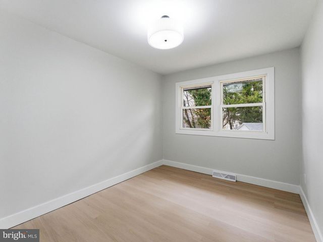 421 LEE AVE, Beverly, NJ 08010