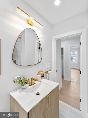 421 LEE AVE, Beverly, NJ 08010