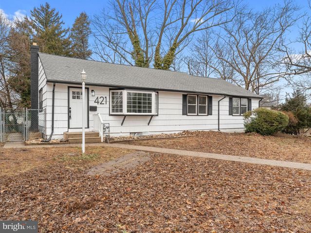 421 LEE AVE, Beverly, NJ 08010