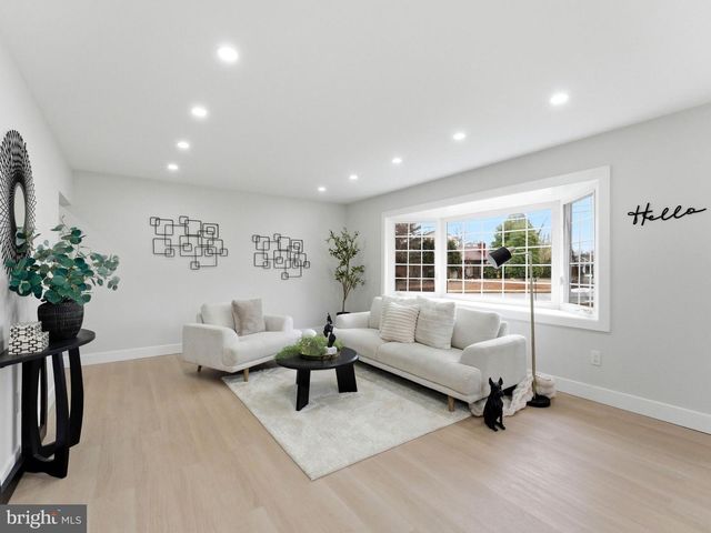 421 LEE AVE, Beverly, NJ 08010