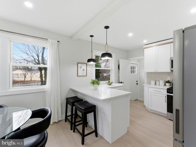 421 LEE AVE, Beverly, NJ 08010