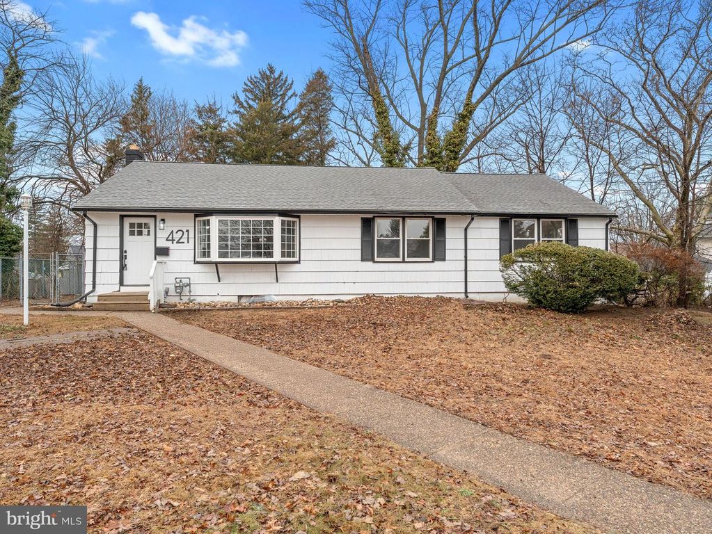 421 LEE AVE, Beverly, NJ 08010