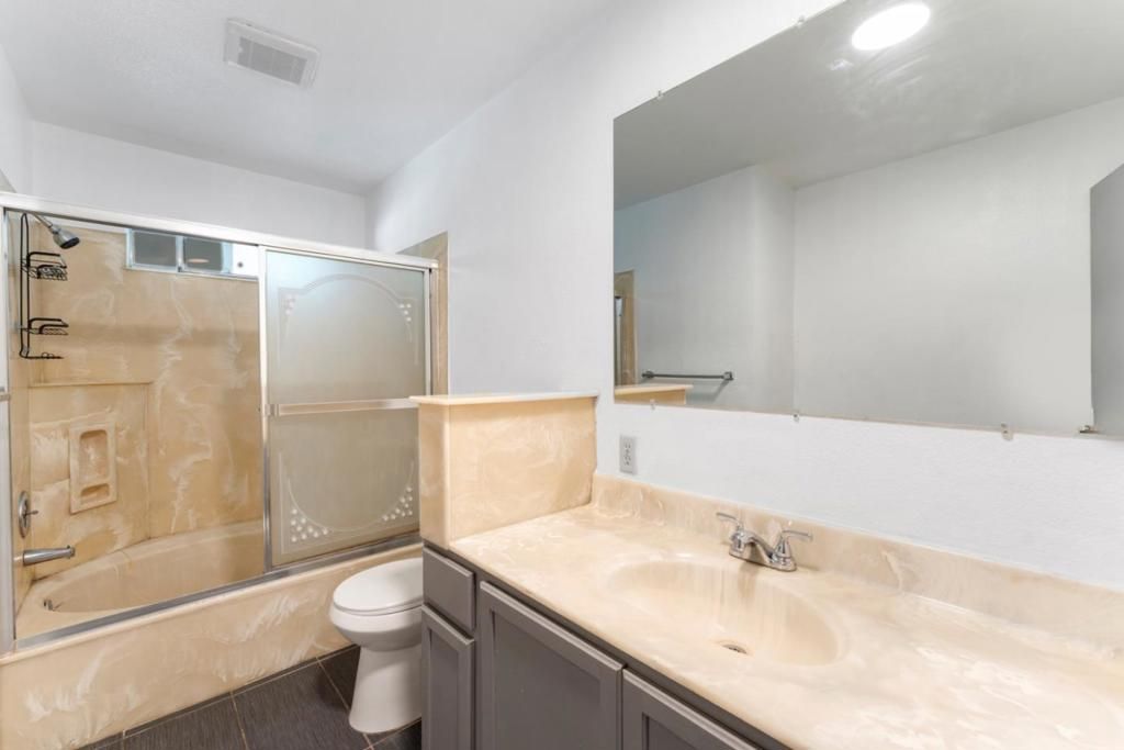 Image 20 of property listing at 2704 Westchester Lane, Modesto, CA 95350