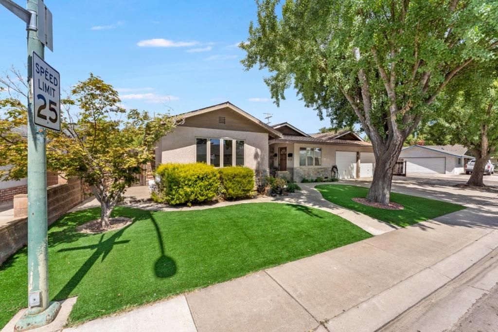 Image 3 of property listing at 2704 Westchester Lane, Modesto, CA 95350