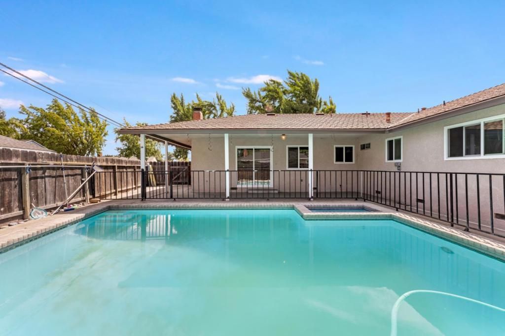 Image 37 of property listing at 2704 Westchester Lane, Modesto, CA 95350
