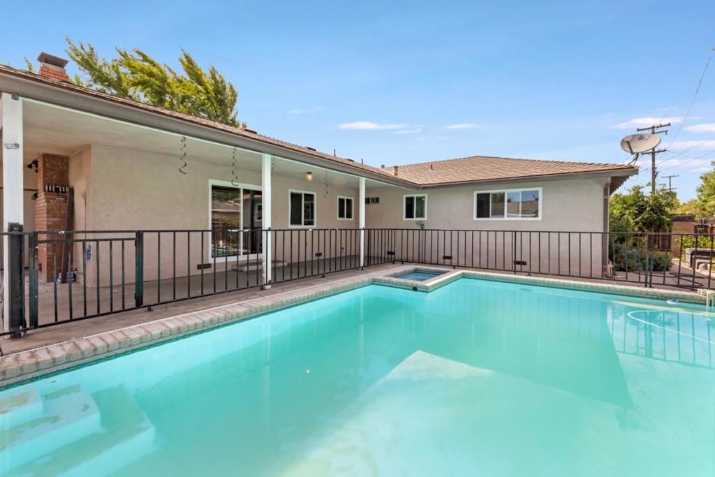 Image 38 of property listing at 2704 Westchester Lane, Modesto, CA 95350