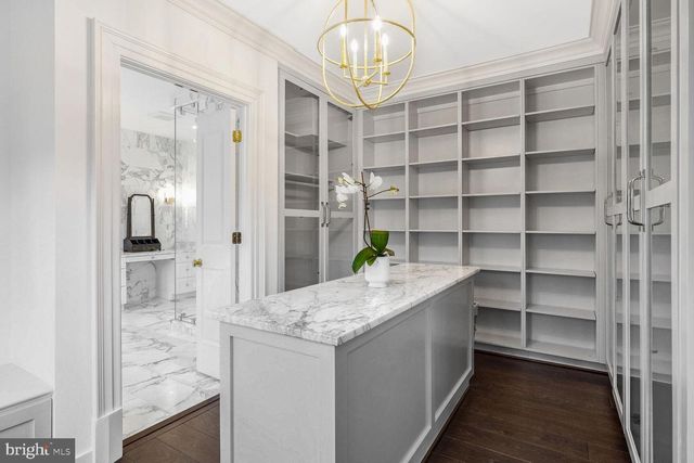 4825 DEXTER TER NW, Washington, DC 20007