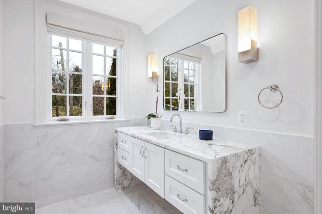 4825 DEXTER TER NW, Washington, DC 20007