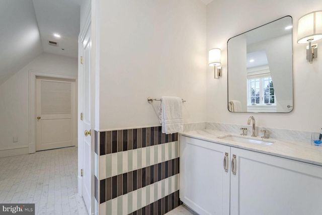 4825 DEXTER TER NW, Washington, DC 20007