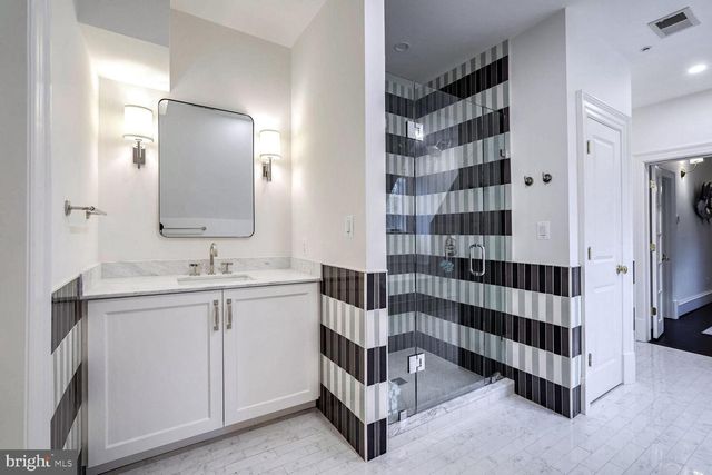 4825 DEXTER TER NW, Washington, DC 20007